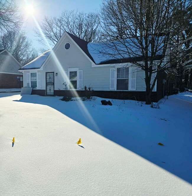 Building Photo - 7259 Northbrook Dr