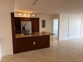 Building Photo - 1801 N Flagler Dr