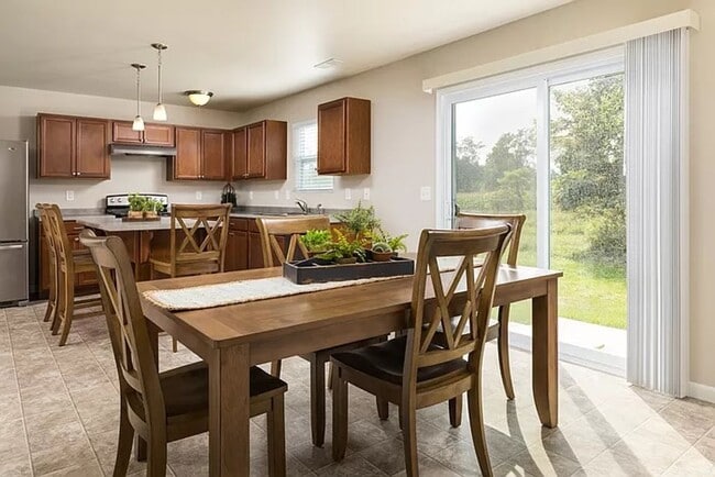 Building Photo - Beautiful Modern home in Galesburg