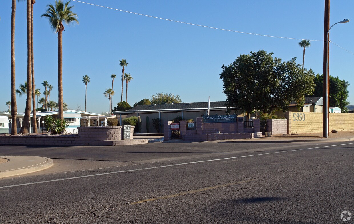 Three Fountains Mobile Home Park Apartments in Glendale, AZ