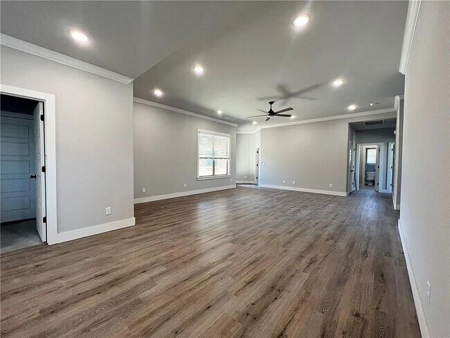 Building Photo - 3309 SW Stoneway Ave