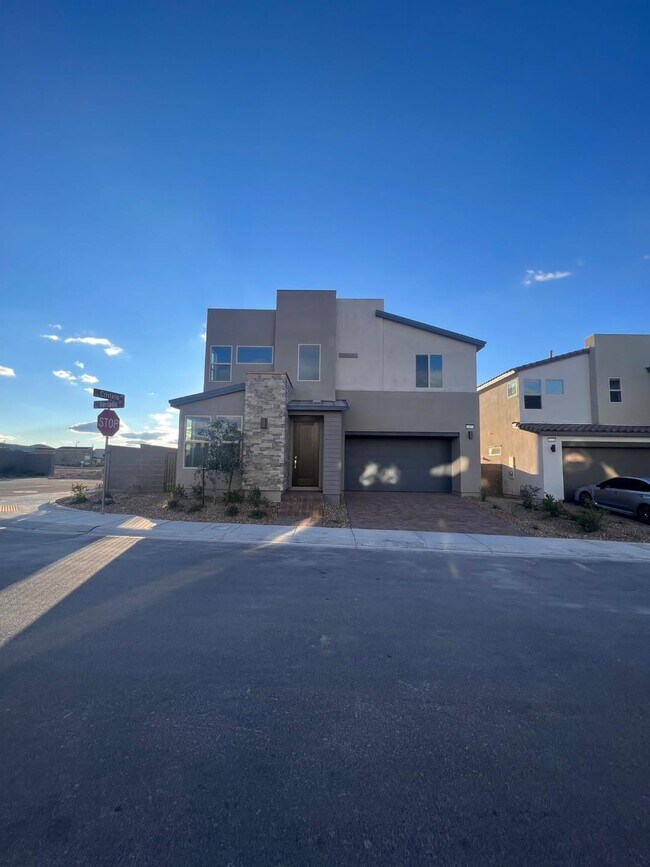 Building Photo - 2537 Verdello St