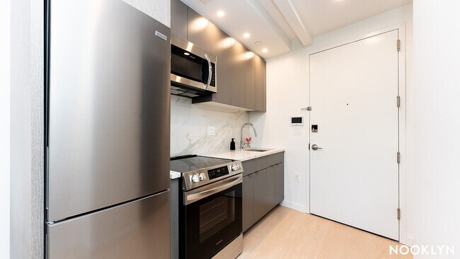 Foto del edificio - 1499 Bedford Ave