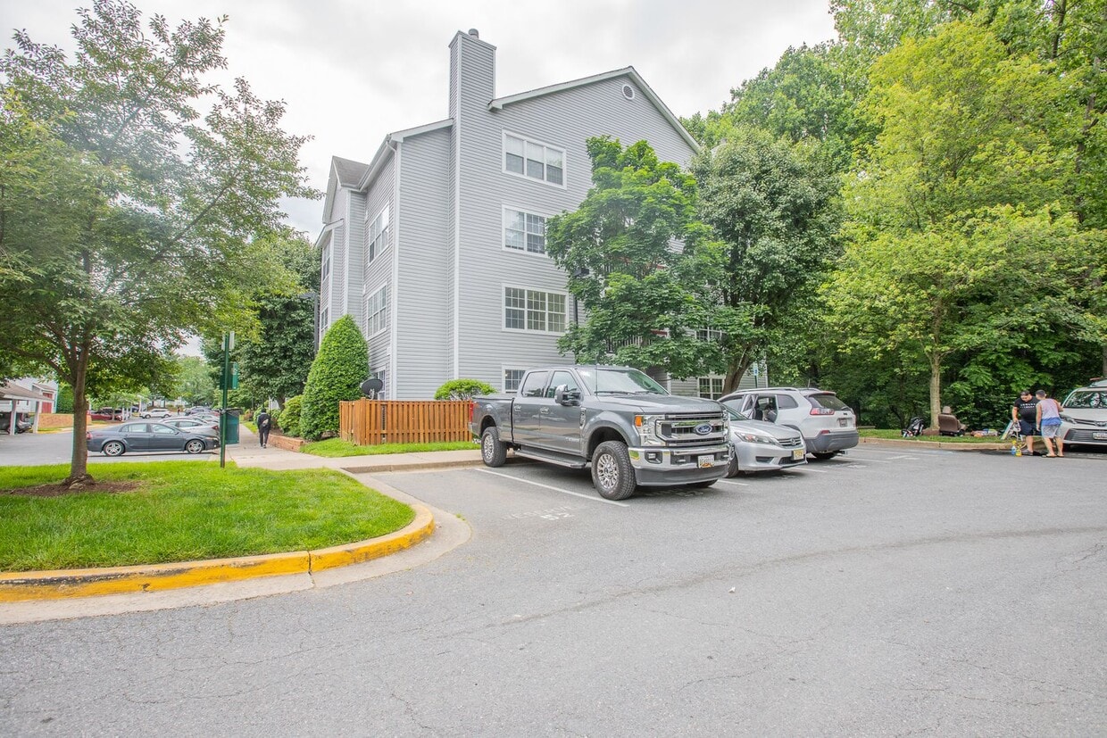 Primary Photo - Lovely 2 BR/2 BA Condo in Gaithersburg!