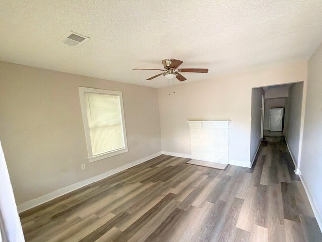 Foto del edificio - 1450 Oaklawn St