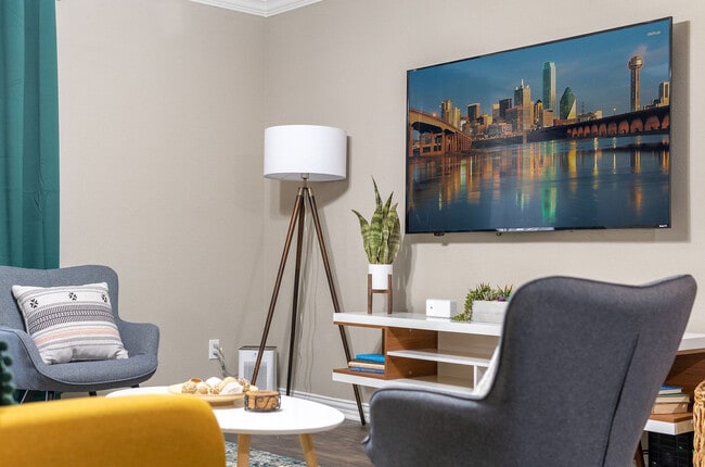 Foto del edificio - 10020 Regal Park Ln