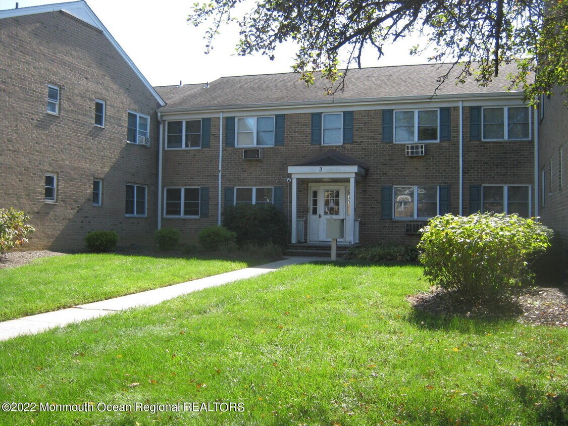 3 Windsor Terrace Unit A, Freehold, NJ 07728 Condo for Rent in