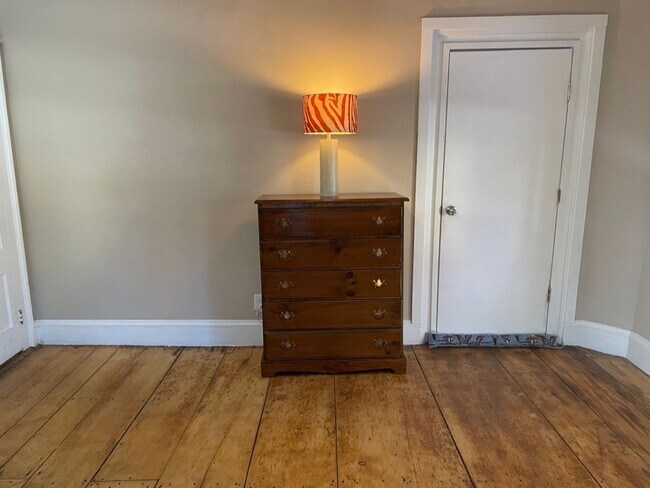 Foto del edificio - 46 Dummer St