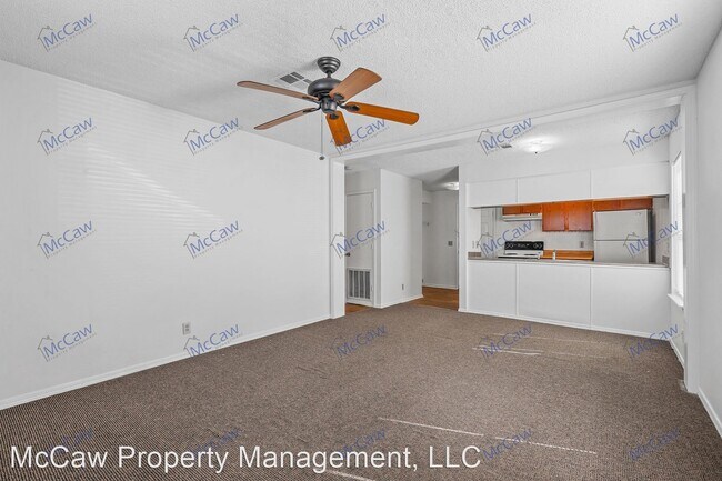 Building Photo - 3 br, 1 bath House - 5320 Carver Dr.