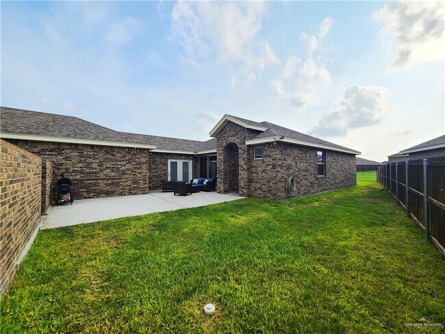 Foto del edificio - 14313 Joe Pool Ln