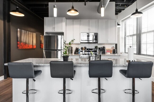 Foto del edificio - 212 W Roberts Ave