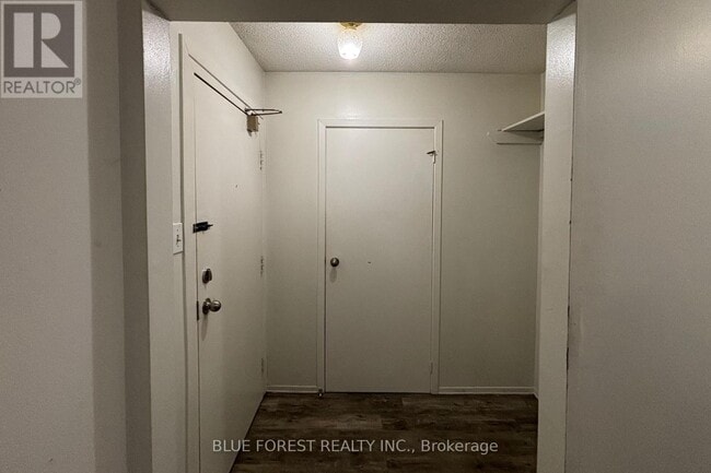 Building Photo - 1096 Jalna Blvd