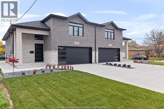 Building Photo - 2159 Parkdale Pl
