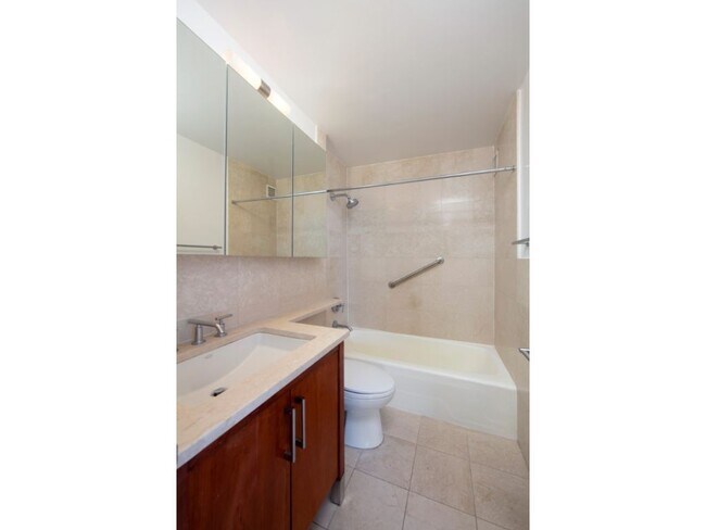 Foto del edificio - 424 West End Ave