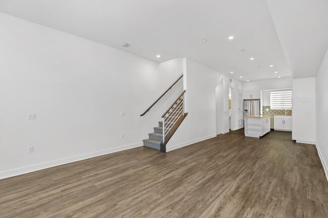 Building Photo - 2065 Fifth Ave