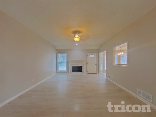 Building Photo - 222 Sawgrass Way