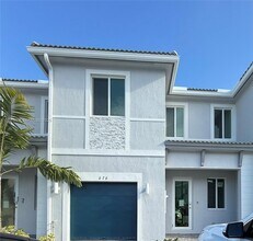 Building Photo - 676 SE 14th St