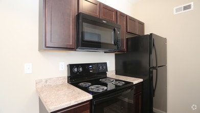 Kitchen - 1BR, 1BA - 685 SF - The Foxfire - Brook Lane Apartments