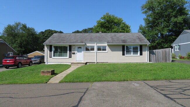 Building Photo - 75 Leonard Dr