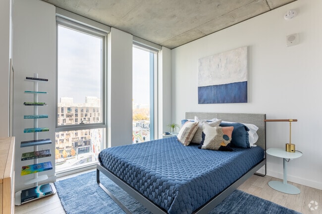 2BR, 2BA - 1,148 SF - 5MLK