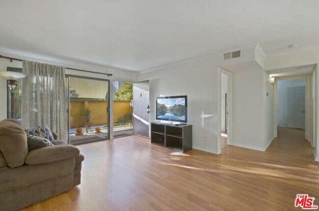Livingroom - 18752 Mandan St #1001