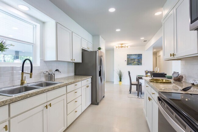 Building Photo - Beautiful 3 Bedroom House for Rent!