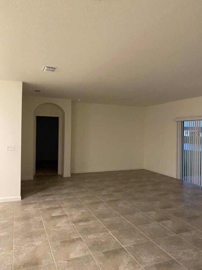 Building Photo - 11011 Pacini Wy