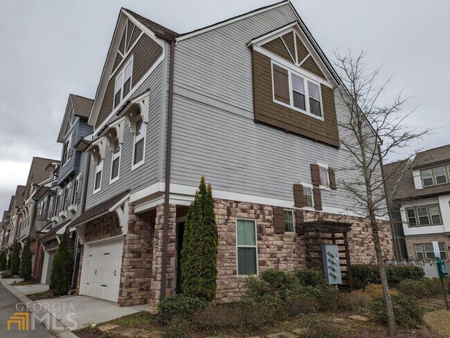 Building Photo - 420 Cranleigh Ridge