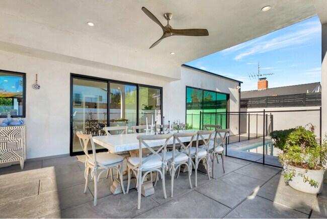 Foto del edificio - 6324 Geyser Ave