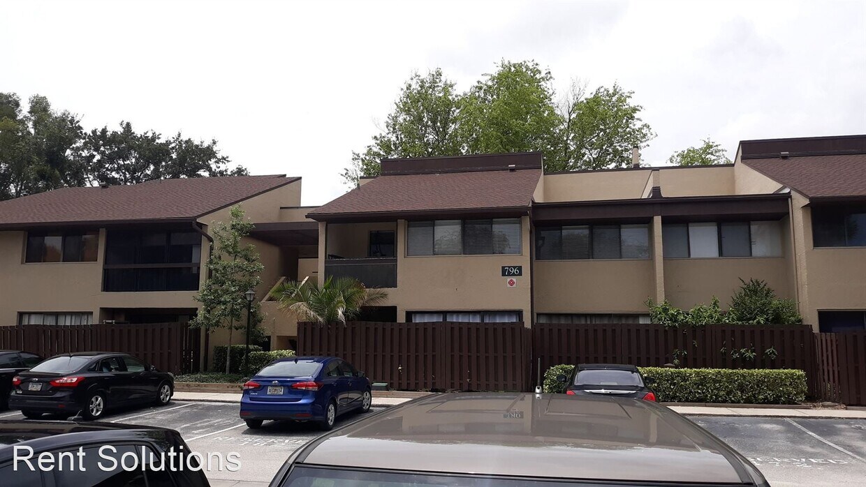 Primary Photo - 796 Village Lake Terrace