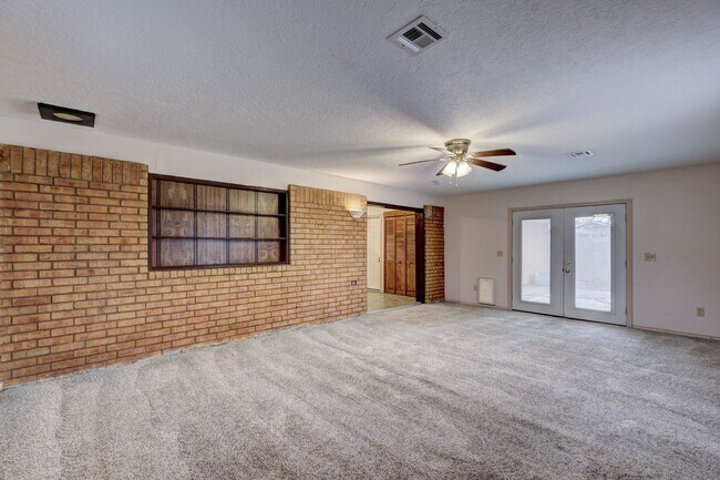 Building Photo - 4765 Spiva Dr