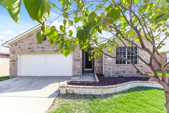 Building Photo - 709 Lone Pine Dr