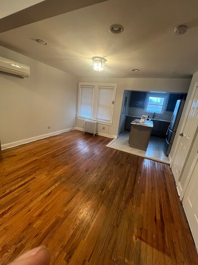 Foto del edificio - 13006 Sutter Ave