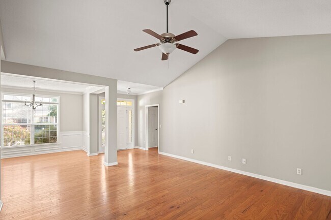 Foto del edificio - 8 Hadley Park Way