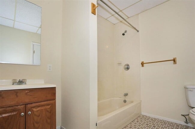 Building Photo - 203 Academy St
