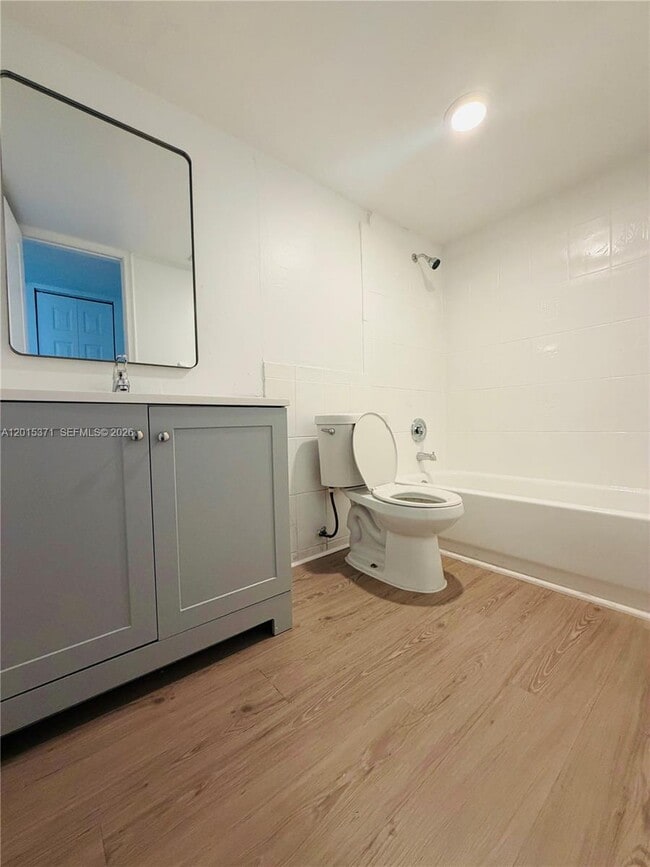 Foto del edificio - 351 NW 42nd Ct