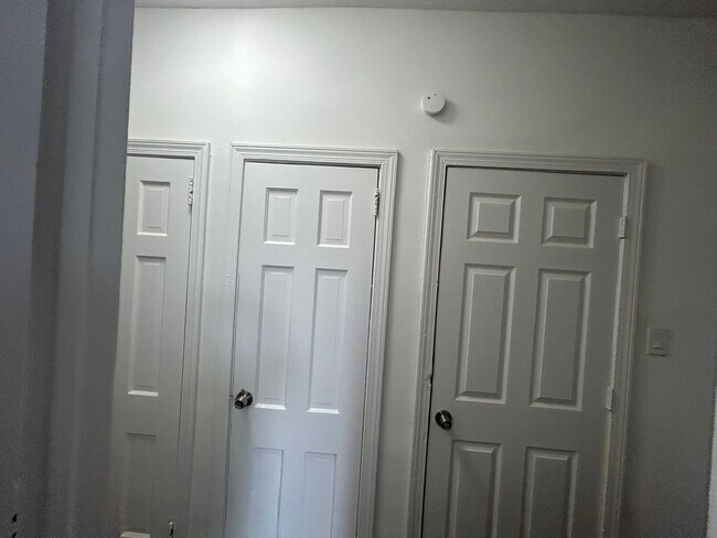 Foto del edificio - 3253 Jasper st 2Br apt $ 1195
