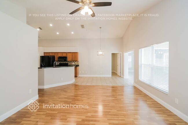 Foto del edificio - 1327 Crimson Clover Ln