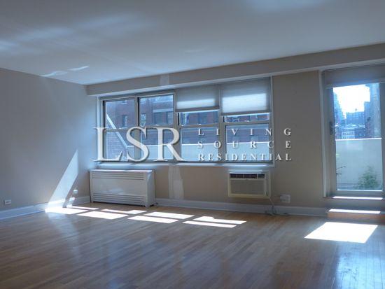 Primary Photo - 358 Greenwich St