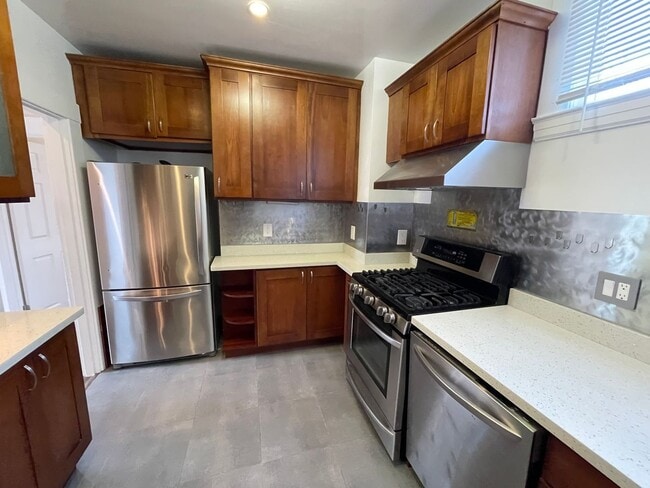 Photo - Outside Leasing - SF Apartment