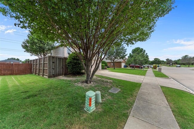 Building Photo - 8000 Alpine Ct