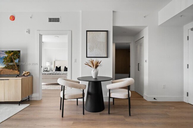 Foto del edificio - 2479 NE 192 St