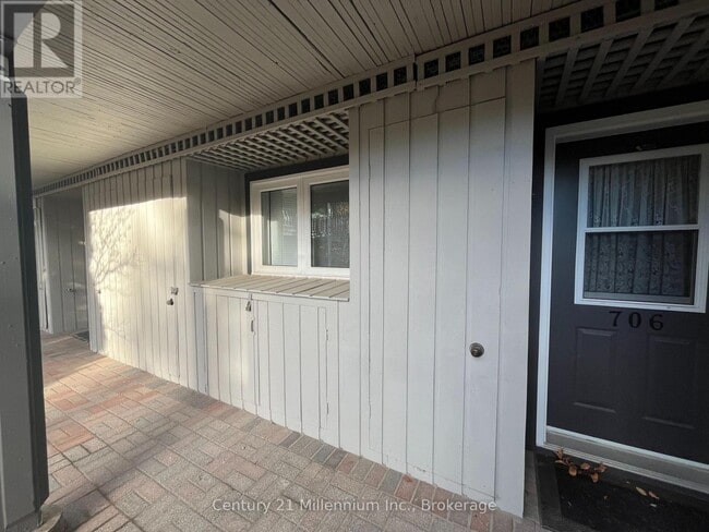 Building Photo - 706 Johnston Pk Ave