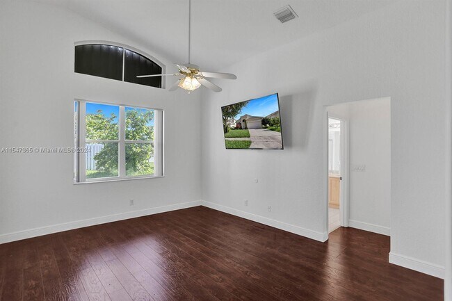 Building Photo - 6553 Spring Meadow Dr