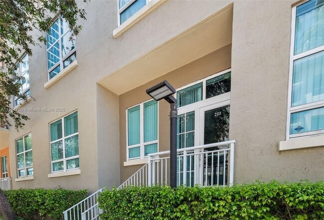 Photo - 2001 Biscayne Blvd House