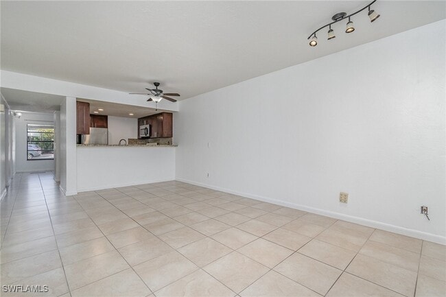 Building Photo - 2135 Crystal Dr