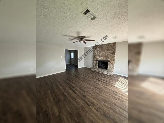 Building Photo - 205 Otter Pl