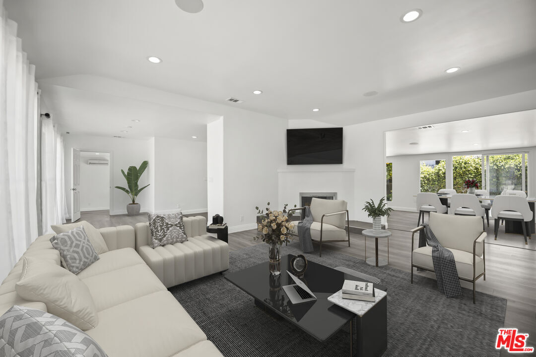 Foto principal - 23046 Leonora Dr