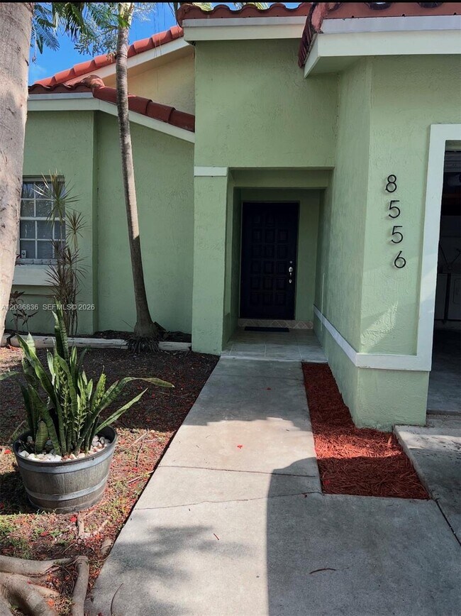 Foto del edificio - 8556 SW 210th Terrace