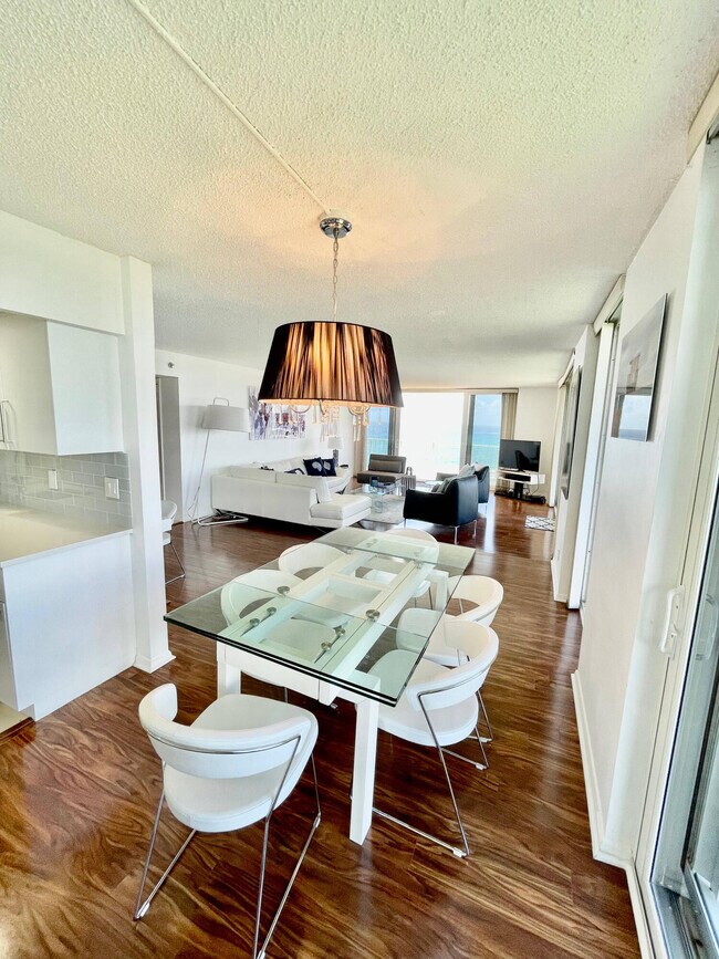 Building Photo - 3360 S Ocean Blvd